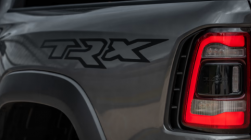 Ram TRX 可以将增压 V8 发动机更换为双涡轮增压六缸发动机