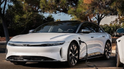 Lucid Air Sapphire 如何成为价值 249,000 美元的移动电源